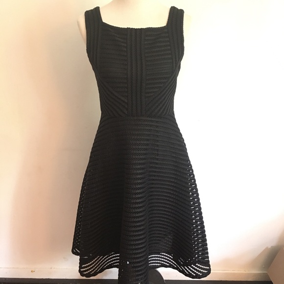 Garcia Elegant Monochromatic Lined Black Sleeveless Fit & Flare Dress: Size 8 - Picture 5 of 10